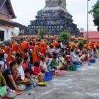 Laos, Tempel, Mönchsspeisung